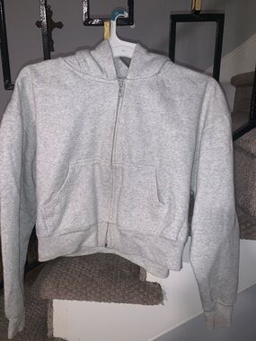 J.O.&Co Light Gray Full-Zip Cropped Hoodie